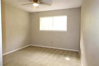 3111 Long Meadow Dr in Baytown, TX - Building Photo - Building Photo