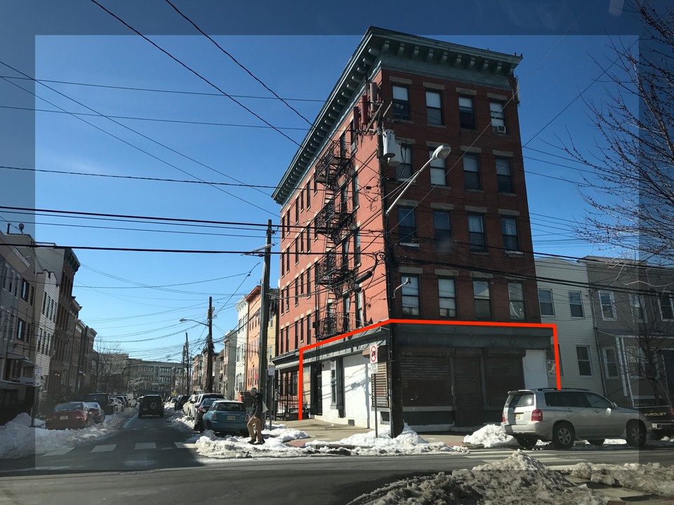 423 Monmouth St in Jersey City, NJ - Building Photo