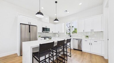 1811 Brooks St in Houston, TX - Building Photo - Building Photo