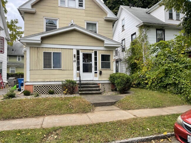 112 Barton St in Rochester, NY - Foto de edificio - Building Photo