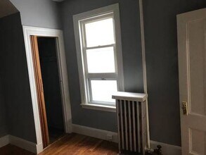 128 Winthrop St, Unit 1 in Medford, MA - Foto de edificio - Building Photo