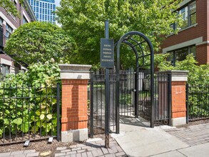 1354 S Indiana Pkwy in Chicago, IL - Building Photo - Building Photo