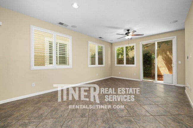 3681 Tice Creek Way in Sacramento, CA - Building Photo - Building Photo