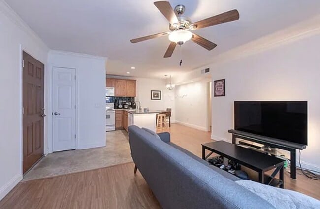 2909 Huntington Blvd, Unit 206 in Fresno, CA - Foto de edificio - Building Photo