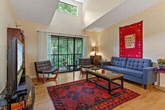 3161 Lake Pine Way S in Tarpon Springs, FL - Building Photo - Building Photo