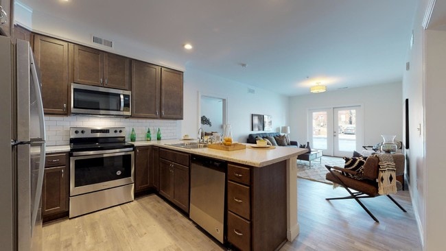 1001 Russell Blvd in St. Louis, MO - Foto de edificio - Building Photo