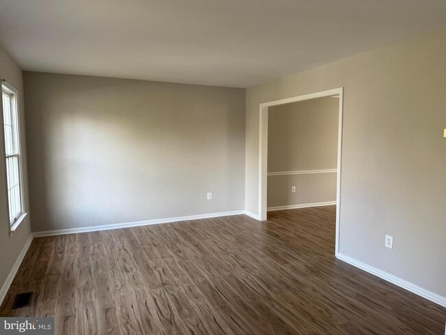 8659 Bannerwood Dr in Manassas, VA - Building Photo - Building Photo