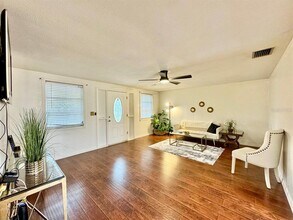 7514 Spirea Dr in Port Richey, FL - Building Photo - Building Photo