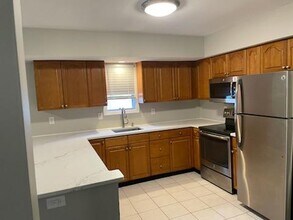 26 Cedarwood Dr in Huntington Station, NY - Building Photo - Building Photo