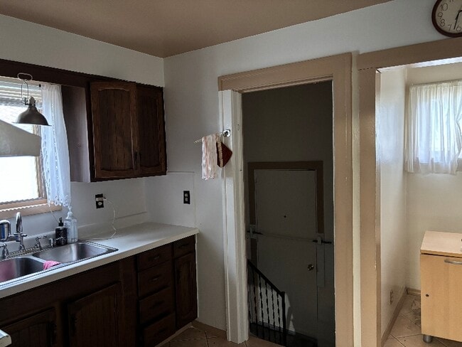 310 E Moore St in Flint, MI - Building Photo - Building Photo
