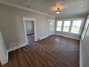 608 W Loucks Ave in Peoria, IL - Building Photo - Building Photo