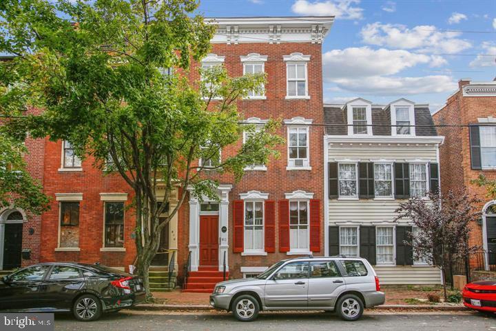 812 Prince St in Alexandria, VA - Building Photo