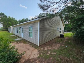 3096 Mobley Bridge Rd in Hogansville, GA - Building Photo - Building Photo