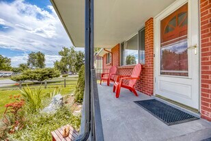 1725 Upham St in Denver, CO - Building Photo