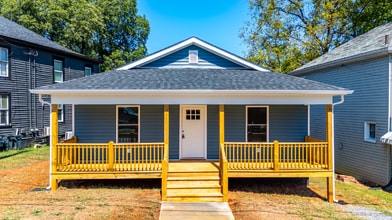 2410 Poplar St in Lynchburg, VA - Foto de edificio - Building Photo