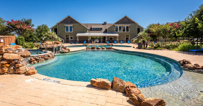 The Village on Telluride in San Marcos, TX - Building Photo - Building Photo