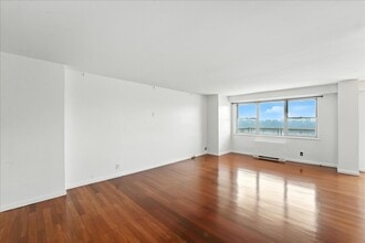 6600 Boulevard E, Unit 11D in West New York, NJ - Foto de edificio - Building Photo