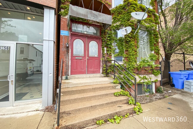 1350 W Augusta Blvd in Chicago, IL - Building Photo - Building Photo