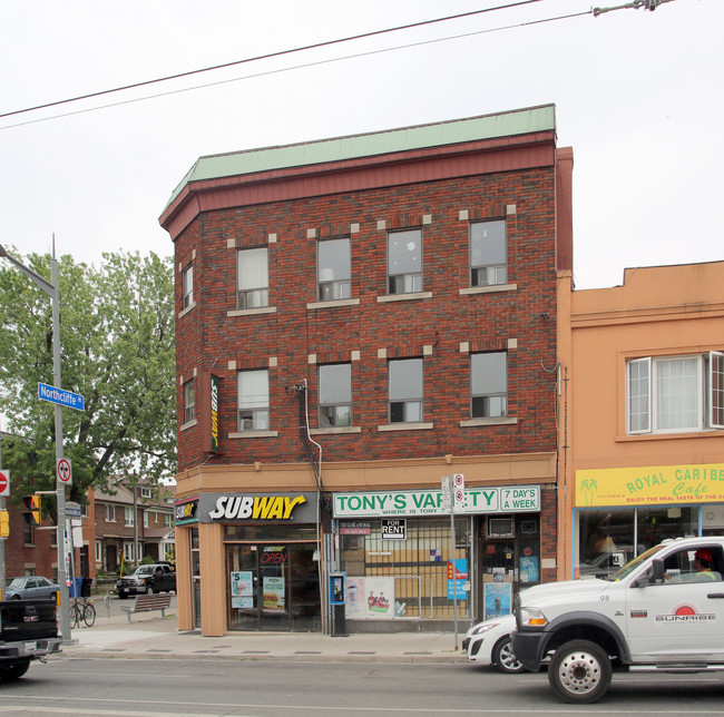 1123-1125 St Clair Ave W in Toronto, ON - Building Photo - Building Photo