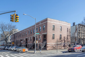 219 Berry St in Brooklyn, NY - Building Photo - Building Photo