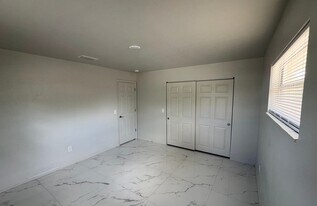 5519 Seventh Ave in Ft. Myers, FL - Building Photo