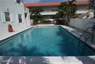 2201 NE 36th St in Lighthouse Point, FL - Building Photo - Building Photo
