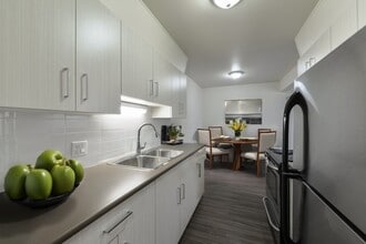 Riverview Plaza in Edmonton, AB - Building Photo - Building Photo