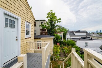 53 Atherton St, Unit 1 in Somerville, MA - Building Photo - Building Photo