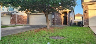 2535 Kiplands Way Dr in Houston, TX - Building Photo