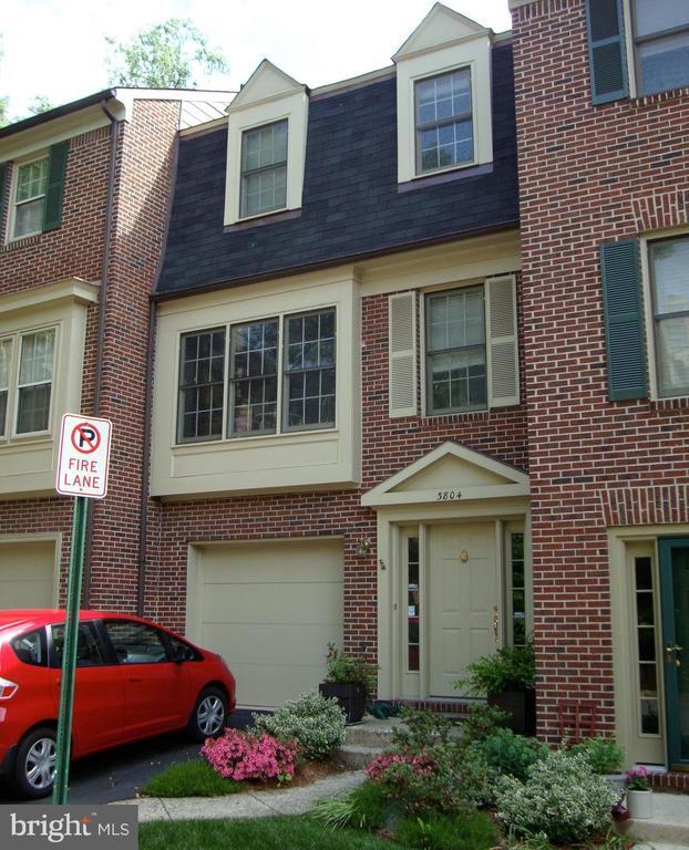 property at 3804 Vermont Ct