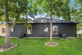 4651 Mallow St in Houston, TX - Building Photo - Building Photo