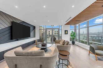 801-801 Harbourside Dr in North Vancouver, BC - Building Photo - Building Photo