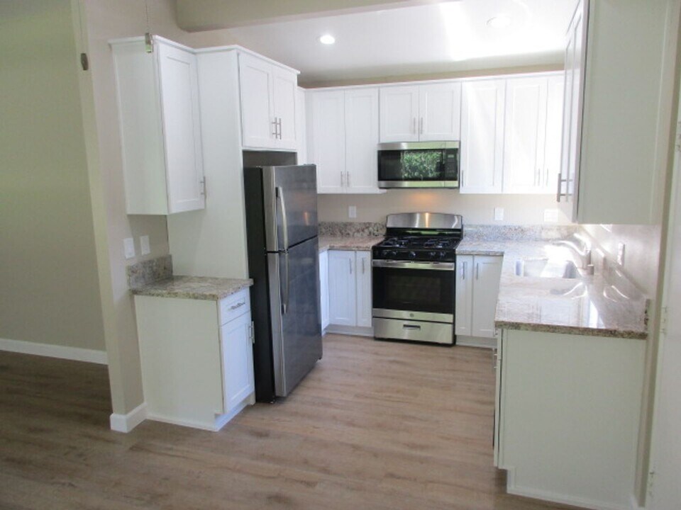 2401 Bartel St in San Diego, CA - Building Photo