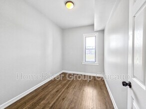 4723 S Forrestville Ave in Chicago, IL - Building Photo - Building Photo