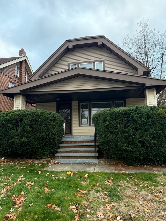 property at 11604 Thornwood Ave