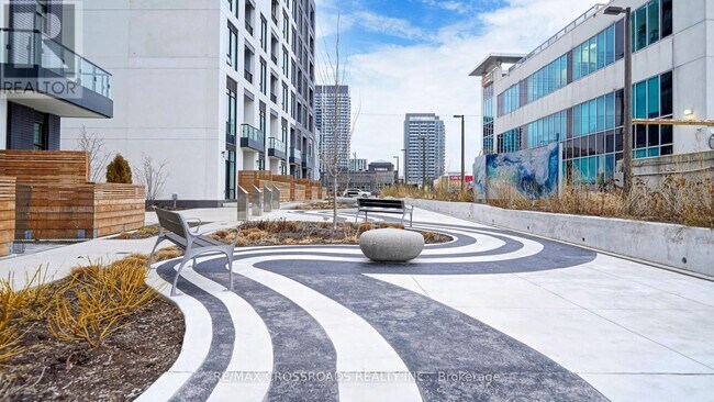 8868 Yonge St in Richmond Hill, ON - Building Photo - Building Photo