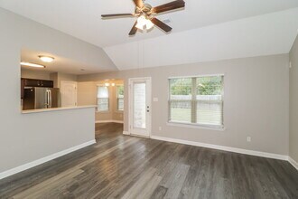 8129 Jordan View Dr in Southaven, MS - Foto de edificio - Building Photo