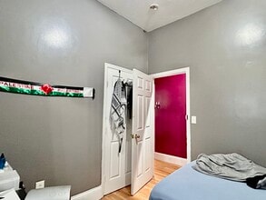 74 W Cottage St, Unit 1 in Boston, MA - Building Photo - Building Photo