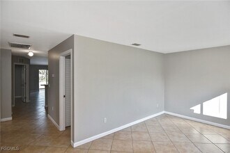 5321 28th St SW in Lehigh Acres, FL - Building Photo - Building Photo
