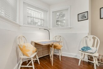 704 12th St NE, Unit B in Washington, DC - Building Photo - Building Photo