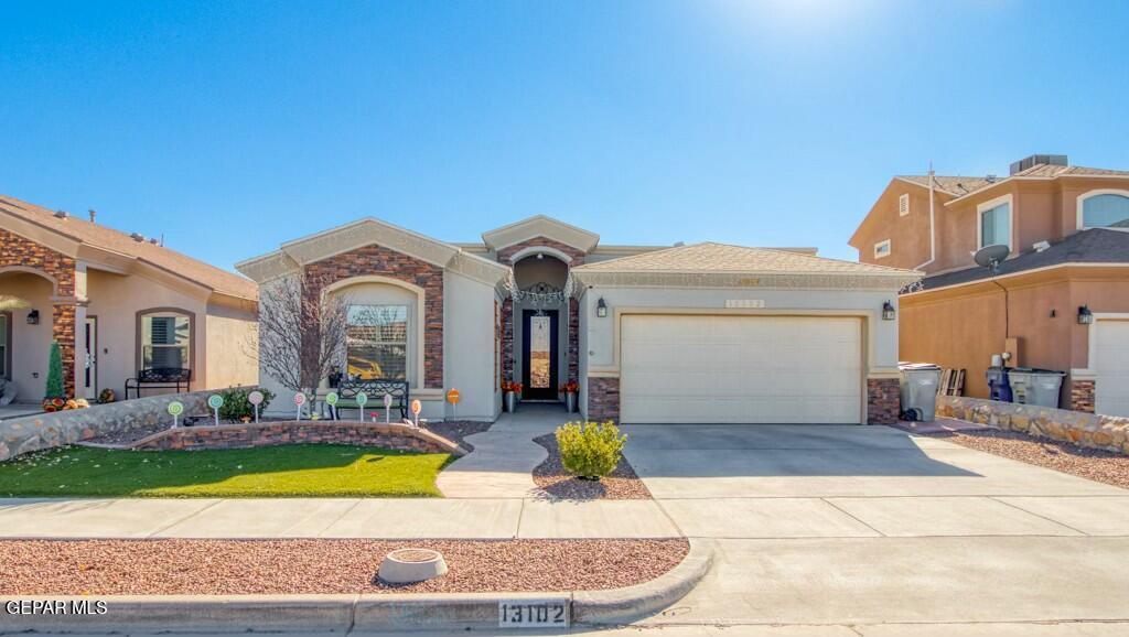 13102 Cozy Cove Ave in El Paso, TX - Foto de edificio