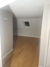 14 Summer St, Unit 2 in Biddeford, ME - Foto de edificio - Building Photo