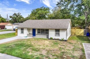 1300 Madison St in Baytown, TX - Building Photo