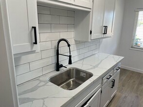 4913 Cahuenga Blvd in Los Angeles, CA - Building Photo - Building Photo
