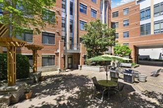 305 10th Street South in Arlington, VA - Building Photo - Building Photo