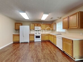 574 Leaflet Ives Dr in Lawrenceville, GA - Building Photo - Building Photo