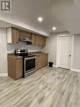 145 Cranbrook Cres in Vaughan, ON - Building Photo - Building Photo