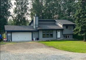 453 Keep Dr in Fairbanks, AK - Building Photo