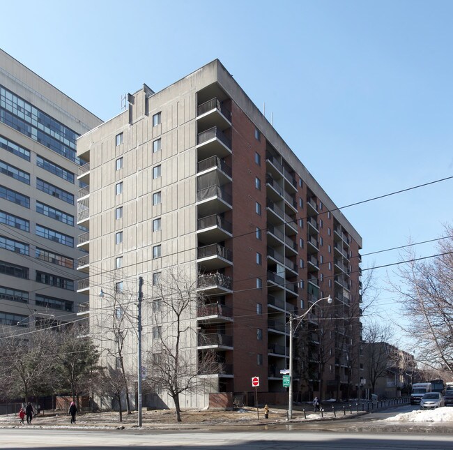 Bathurst Adelaide in Toronto, ON - Building Photo - Primary Photo