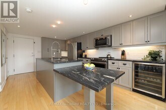 1100 Lansdowne Ave in Toronto, ON - Building Photo - Building Photo